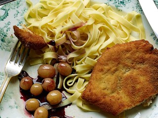 Cordon bleu van kalkoen met Comté en pasta met druiven
