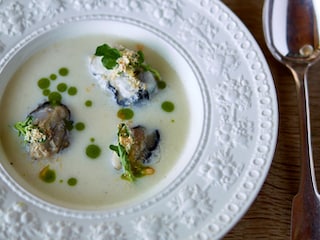 Knolseldersoep met oesters