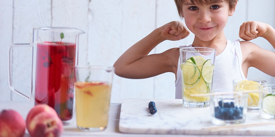 Icetea met rood fruit en hibiscus‬‬