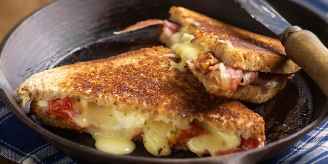 Croque monsieur met Serrano en Petit Lathuy