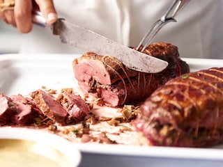 Magrets de canard en rôtis aux cèpes, sauce légère au thym et à l’orange