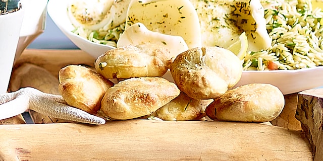 Homemade zuurdesembroodjes