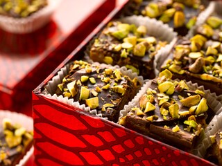 Krokante karamelblokjes met gezouten boter