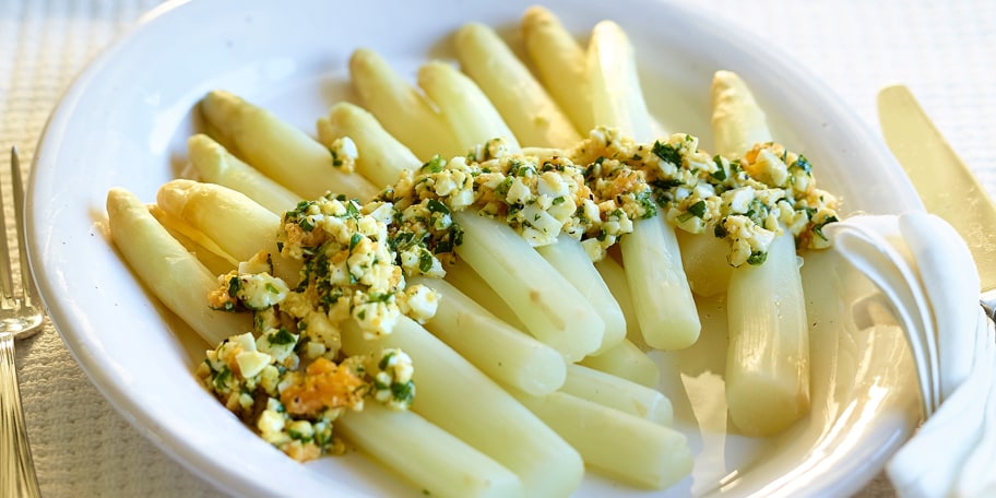 Asperges blanches à la flamande