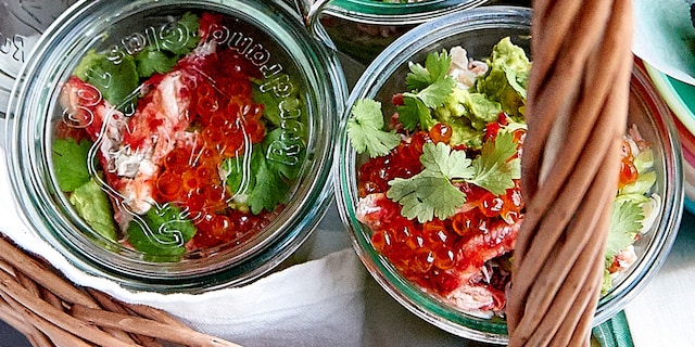 Avocat au crabe et aux œufs de saumon