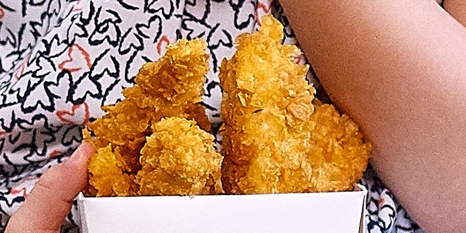 Kipnuggets in een korstje van cornflakes