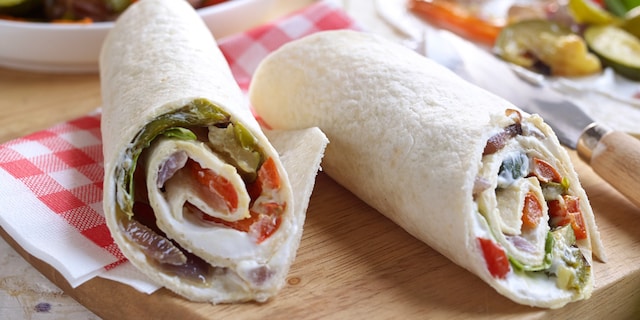 Wraps met geitenkaas en geroosterde groenten