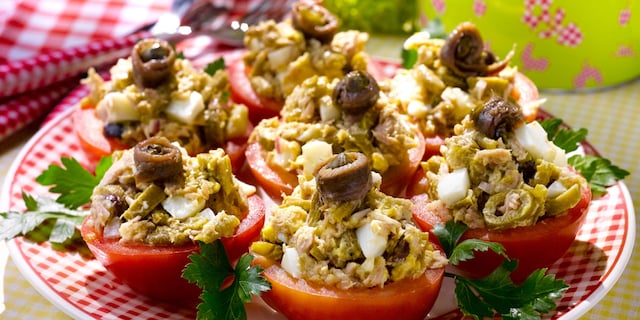 Gevulde tomaten met tonijn