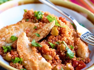 Quinoa puttanesca met kip