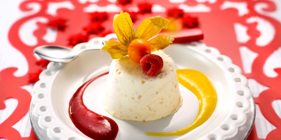Praliné semifreddo met duo van coulis
