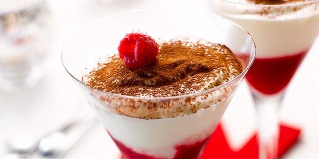 Lekkernij van witte chocolade met frambozen