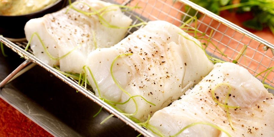 Gestoomde kabeljauw in koriandermayonaise met harissa