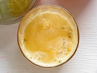 Jus de pomme, mangue et fruit de la passion