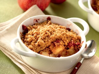 Kleine crumbles van appelen-veenbessen met speculoos