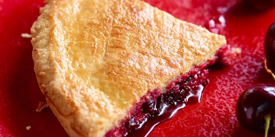 Gâteau basque à la confiture de cerises