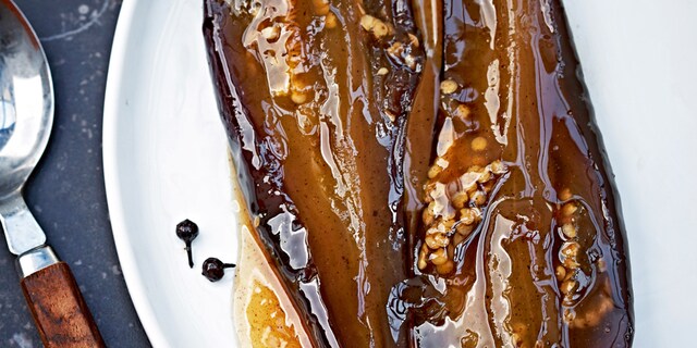 Aubergines confites à la vanille, gingembre, cannelle et poivre cubèbe