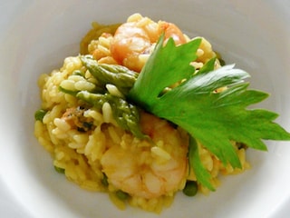 Risotto van zeevruchten en groene asperges