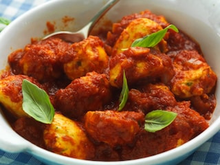 Boulettes de saumon à la sauce tomate