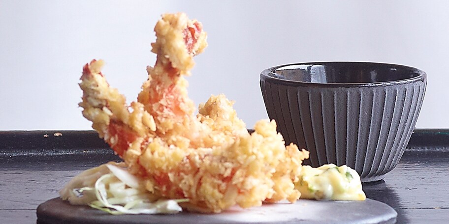Ebi Furai : scampis panés, salade de chou et sauce tartare à la japonaise