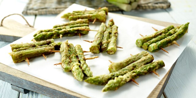 Gefrituurde groene asperges