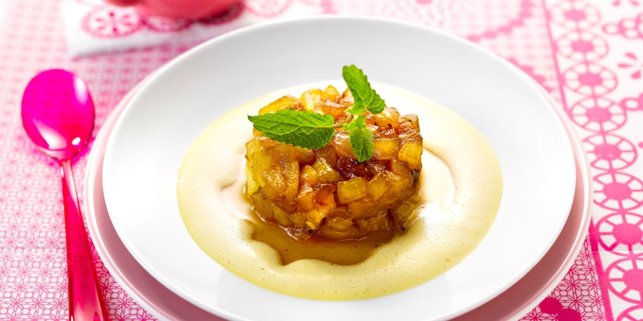 Gekarameliseerde appeltjes met vanillesaus