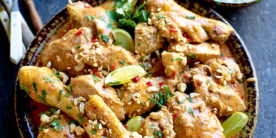 Étuvée orientale de poulet au yaourt, citron vert et curry rouge