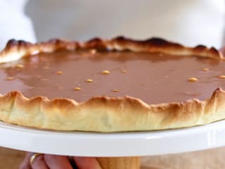 Tarte au chocolat à la ganache salée, nappée de caramel