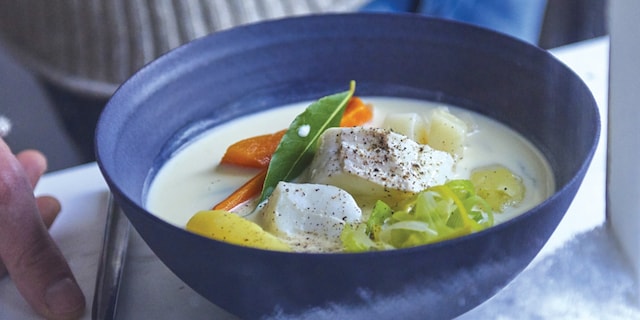 Soupe de poisson avec crevettes de la mer du nord