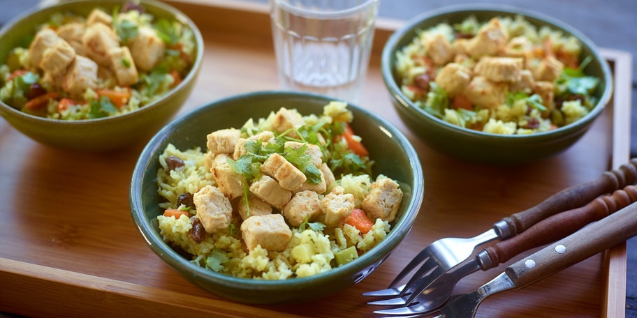 Pilav met groentjes, rozijnen en stukjes Quorn