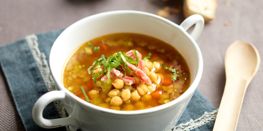 Soupe aux pois chiches, tomates et safran