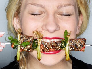 Brochettes van tonijn met sojaglazuur