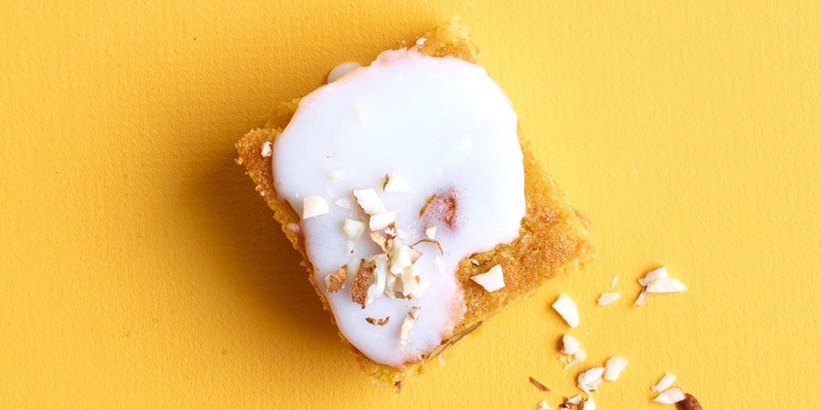 Cake aux carottes et glaçage au citron