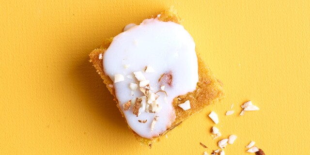 Wortelcake met citroenglazuur