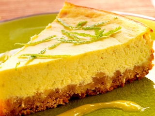 Cheesecake met limoen en exotische coulis