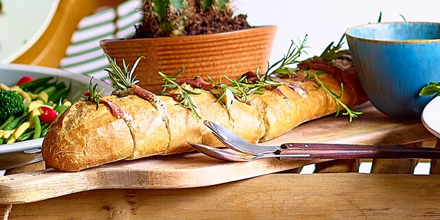Warm stokbrood met algenboter