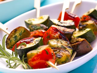 Groentebrochettes met kruiden