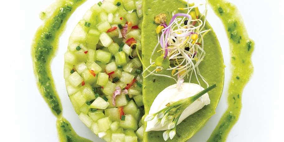 Tartaar van komkommer met avocadocrème