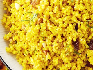 Turkse bulgur met saffraan, munt en rozijnen