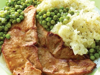 Escalopes de porc, purée de chou-fleur et petits pois