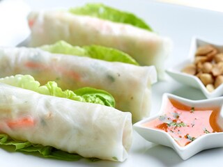 Lenterolletjes met pindanoten