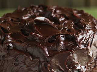 Overheerlijke chocoladetaart met karamel met gezouten boter