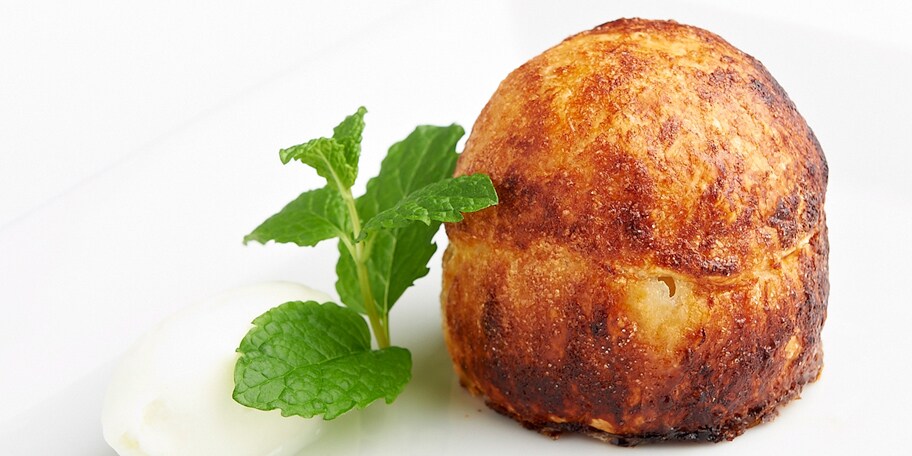 Pommes frangipane en feuilleté, glace parfum vanille