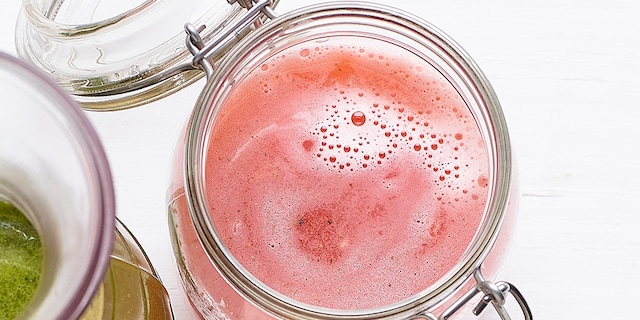 Jus de pommes, poires et fraises