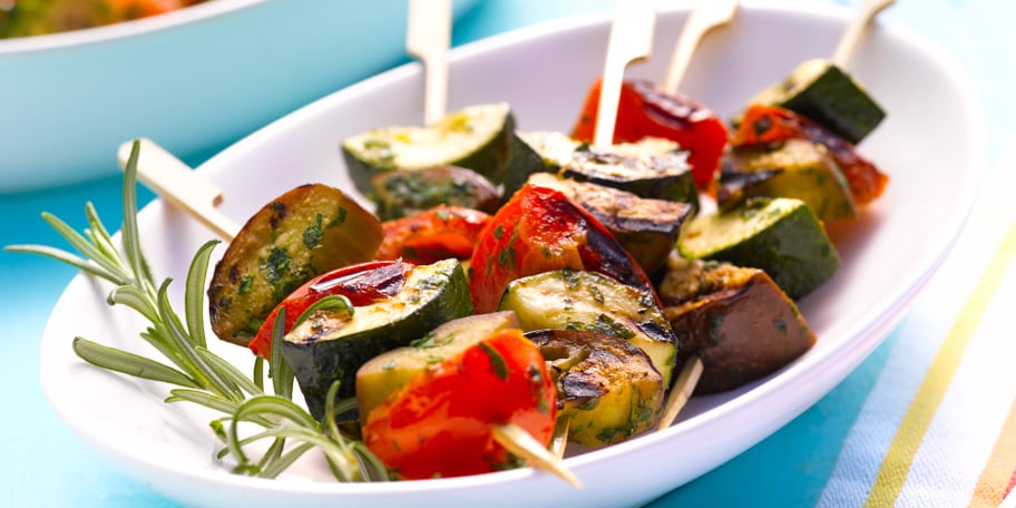 Groentebrochettes met kruiden