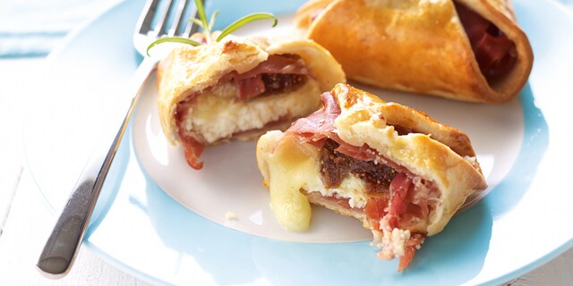 Triangles au chèvre, figues et jambon de Bayonne