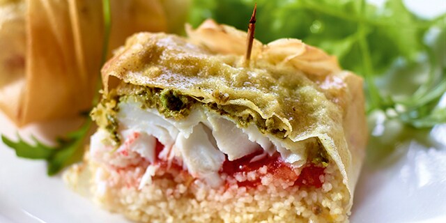 Vis met pesto en couscous in krokant jasje