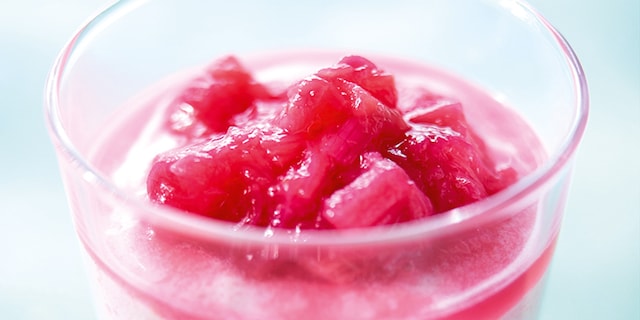 Lichte trifle met rabarber