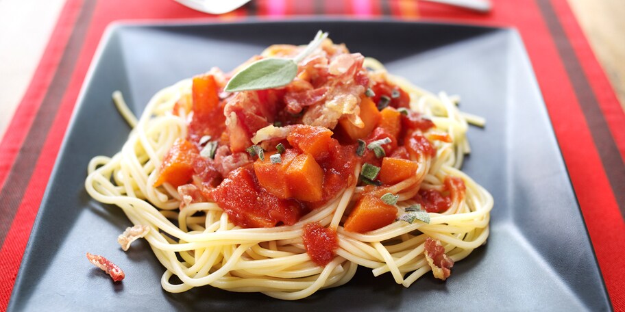 Spaghetti met pompoen en pancetta