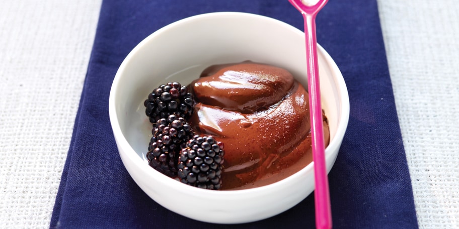Crème moelleuse au chocolat et mûres