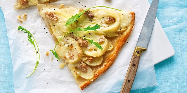 Tarte fine aux pommes et au reblochon